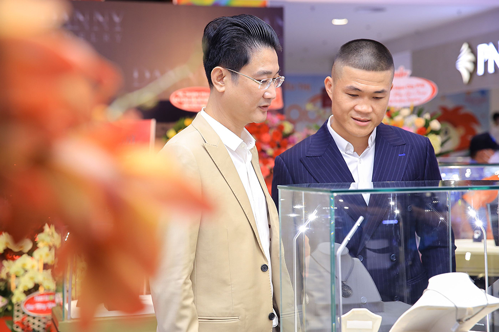 Dàn Sao Việt Trong Ngày Danny Jewelry Tưng Bừng Khai Trương Gian Hàng Tại Gigamall Thủ Đức 