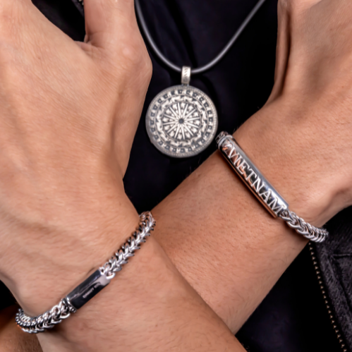 Khám Phá Thế Giới Tinh Xảo của Danny Jewelry: Nét Đẹp Tinh Tế và Sự Sang Trọng
