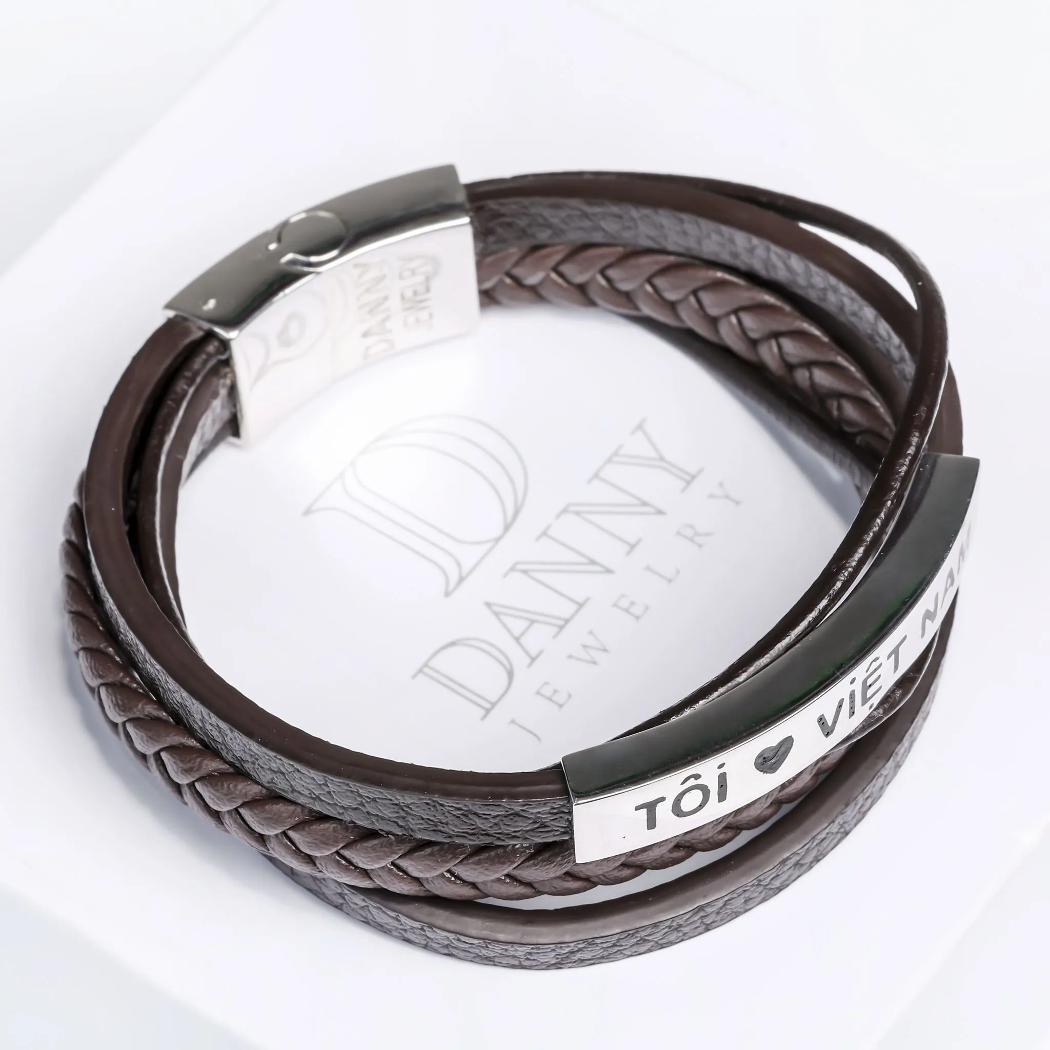 Lắc tay Da mặt và khóa bạc, khắc chữ Tôi Yêu Việt Nam HK0G0001
